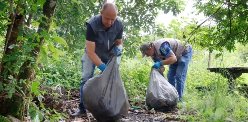 Primeira a&ccedil;&atilde;o contra a dengue de 2026 em Joinville remove mais de uma tonelada de entulho