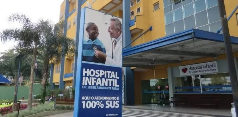 Hospital Infantil de Joinville realiza mutir&atilde;o de cirurgias de coluna com especialistas do Brasil e dos EUA
