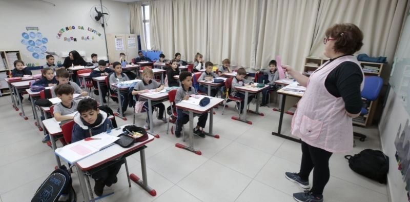 Joinville abre concurso com mais de 500 vagas na &aacute;rea da Educa&ccedil;&atilde;o