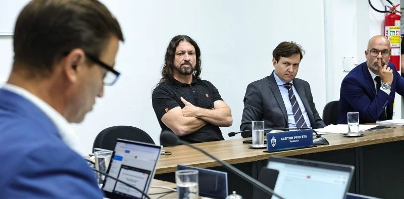 Comiss&atilde;o aprova continuidade do processo de cassa&ccedil;&atilde;o do vereador Cleiton Profeta