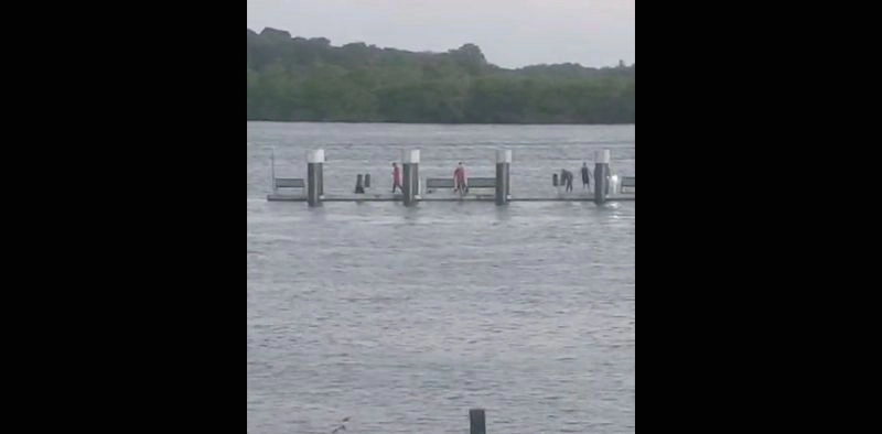 Adolescente desaparece ap&oacute;s entrar na &aacute;gua no bairro Espinheiros, em Joinville