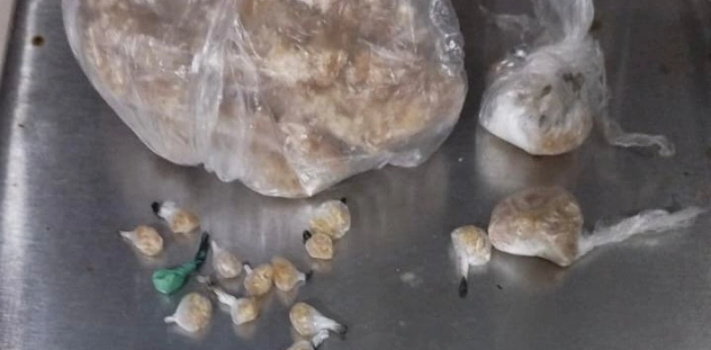 Trio &eacute; preso com crack, coca&iacute;na e maconha no bairro Adhemar Garcia, em Joinville