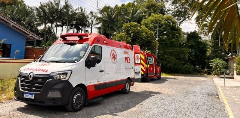 Menino de 1 ano &eacute; socorrido em estado grave ap&oacute;s se afogar em piscina em Jaragu&aacute; do Sul