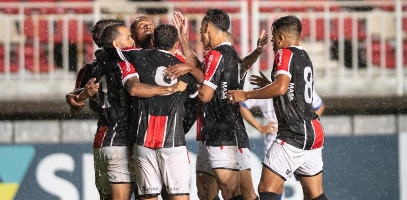 Com port&otilde;es fechados, JEC bate o Carlos Renaux e conquista a primeira vit&oacute;ria em 2026