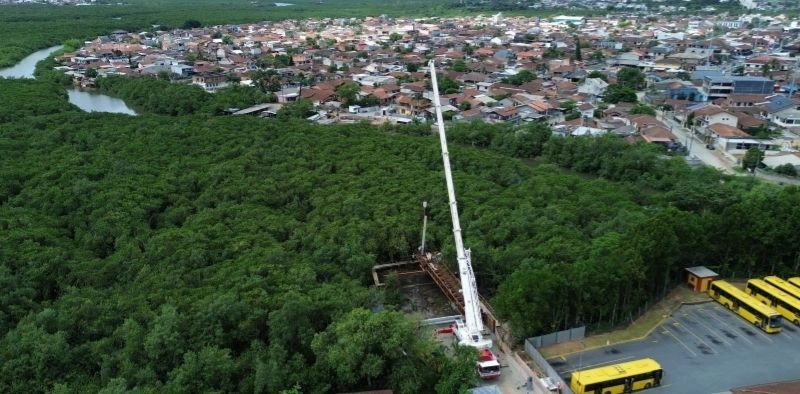 Obra da Ponte An&ecirc;monas avan&ccedil;a e inicia crava&ccedil;&atilde;o de estacas em Joinville