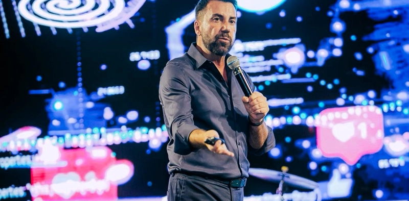 Garten Shopping recebe Carlos Ferreirinha, Melhores Impress&otilde;es da Fran&ccedil;a e Instituto Juarez Machado ganha nova obra