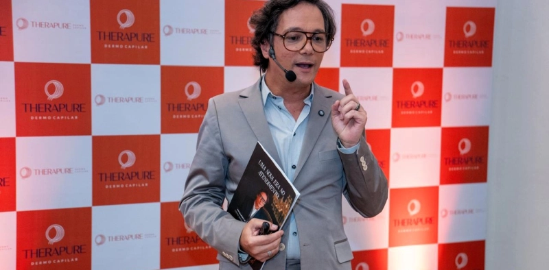 Alexandre Simas faz palestra no Shopping Mueller, entrevista com Bianca Gastaldi e inaugura&ccedil;&atilde;o de pra&ccedil;as em Campo Alegre