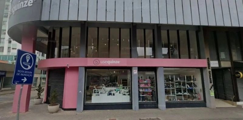 Loja de cal&ccedil;ados anuncia fechamento e promove liquida&ccedil;&atilde;o no Centro de Joinville