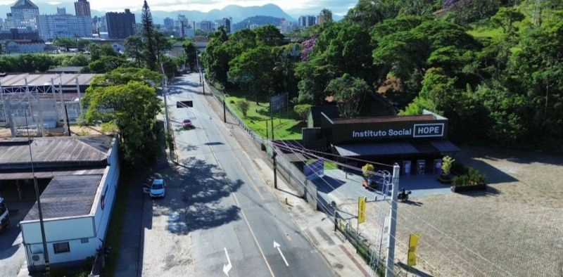 Amplia&ccedil;&atilde;o de faixa em rua do Vila Nova promete melhorar tr&acirc;nsito em Joinville