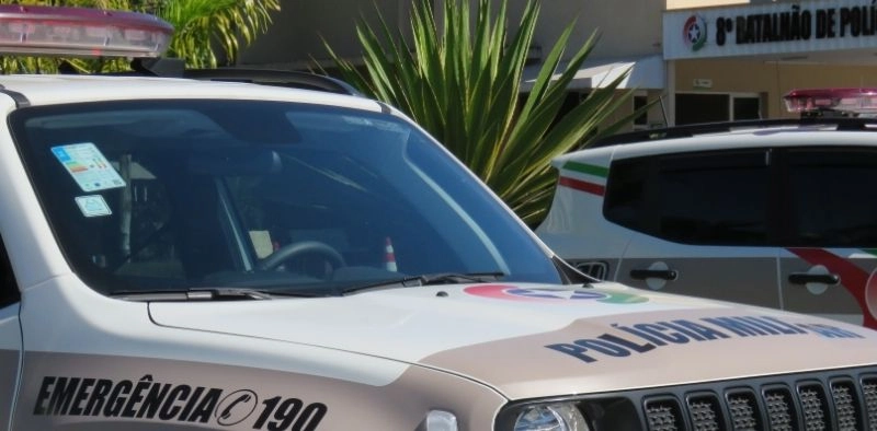 Homem com passagens pela pol&iacute;cia &eacute; morto a tiros em Joinville