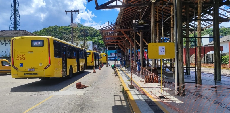 V&Iacute;DEO - Parte de terminal de &ocirc;nibus est&aacute; interditada desde o ano passado em Joinville