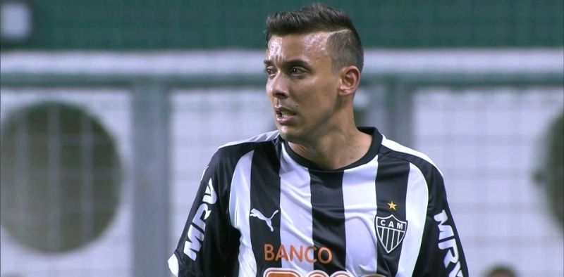 JEC contrata zagueiro campe&atilde;o da Copa do Brasil pelo Atl&eacute;tico-MG