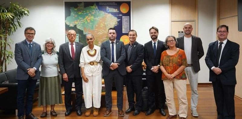 Comitiva de Joinville se re&uacute;ne com a ministra Marina Silva para discutir cria&ccedil;&atilde;o de parque nacional no Quiriri