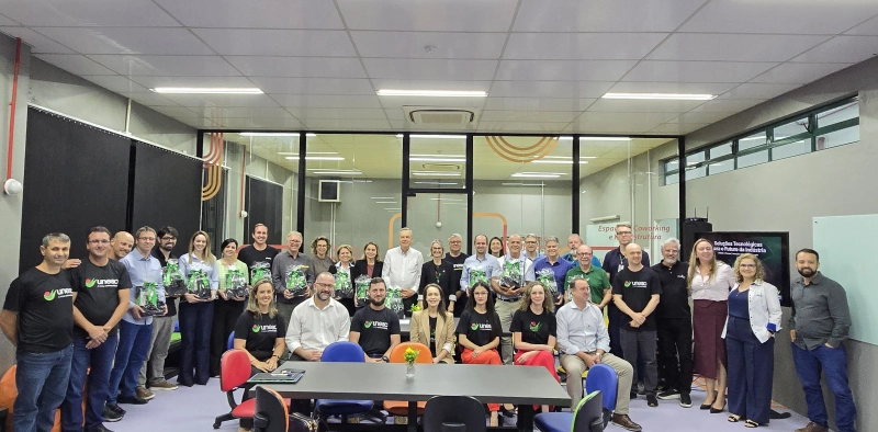 Diretoria e conselheiros da Acic conhecem solu&ccedil;&otilde;es de inova&ccedil;&atilde;o e tecnologia do Iparque/Unesc