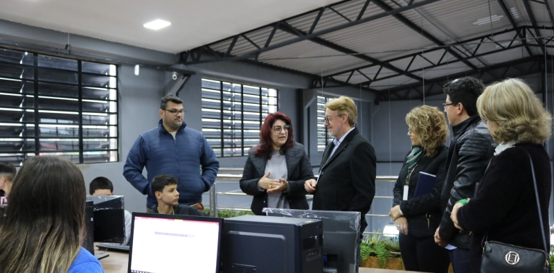 Acic conhece estrutura e projetos da Abadeus