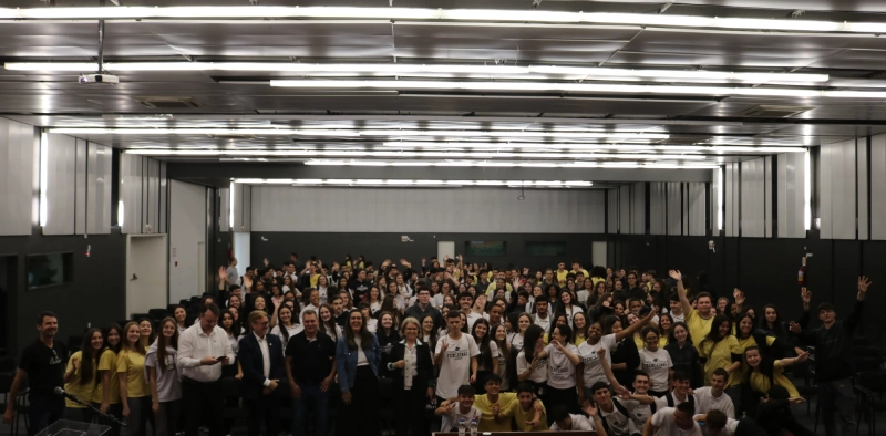 Alunos de cursos do Cedup fazem visita &agrave; Acic