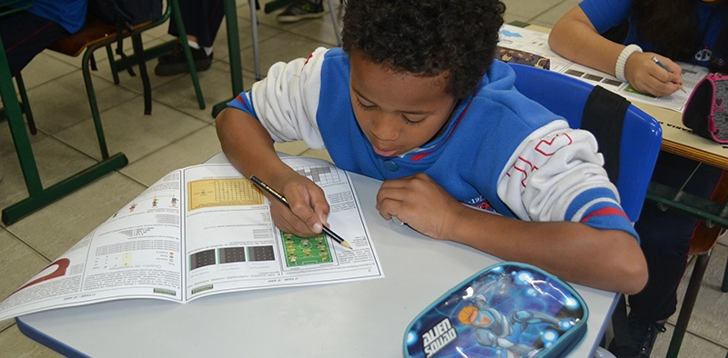 Alunos realizam primeira prova do Pr&ecirc;mio Acic de Matem&aacute;tica