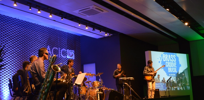 Show da Brass Groove Brasil encanta p&uacute;blico na Acic