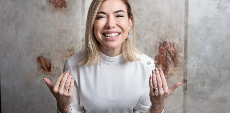 Camila Renaux, eleita por duas vezes Melhor Profissional de Marketing do Brasil, confirma presen&ccedil;a no Connex 2023