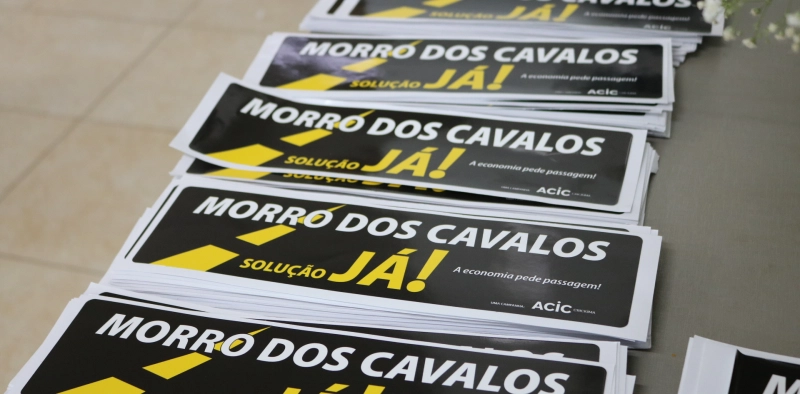 Campanha Morro dos Cavalos – Solução Já! chega à praça Nereu Ramos