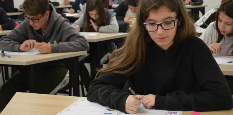 Clima de concentra&ccedil;&atilde;o marca 2&ordf; etapa do Pr&ecirc;mio Acic de Matem&aacute;tica