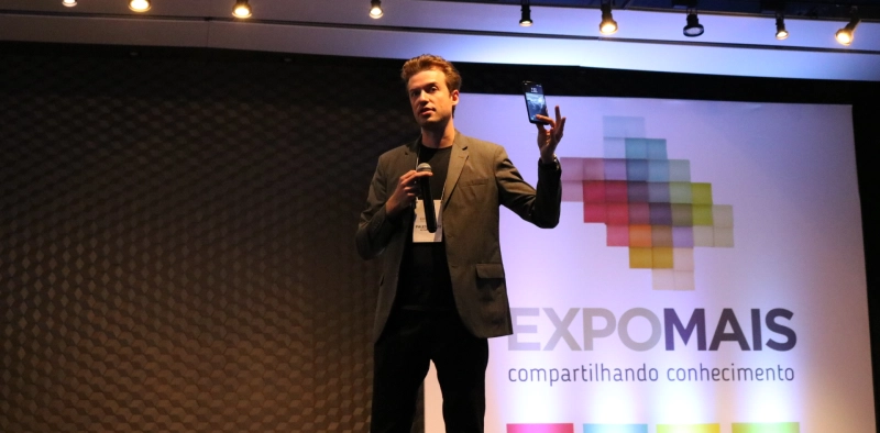 Como a evolu&ccedil;&atilde;o tecnol&oacute;gica transforma as pessoas? Arthur Igreja respondeu na Expomais