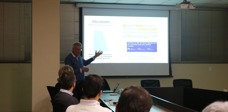 Desempenho do setor cer&acirc;mico &eacute; detalhado em reuni&atilde;o na Acic