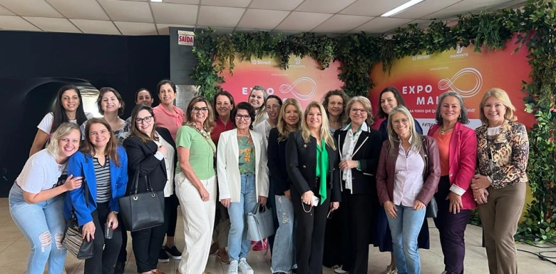 Empres&aacute;rias de Florian&oacute;polis s&atilde;o recebidas na Acic