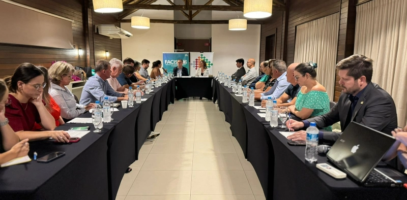 Empresários e lideranças unem esforços na Plenária Regional Extremo Sul da Facisc para debater segurança no Estado