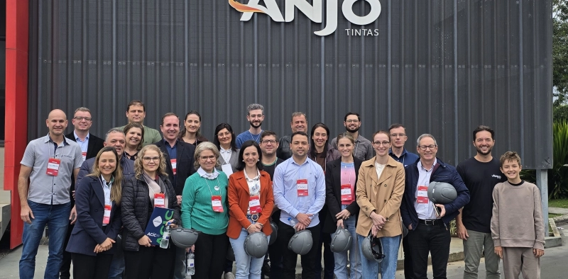 Empresários realizam visita técnica à Anjo Tintas