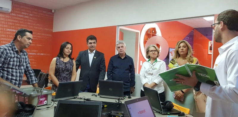 Escola de rob&oacute;tica &eacute; inaugurada em Crici&uacute;ma