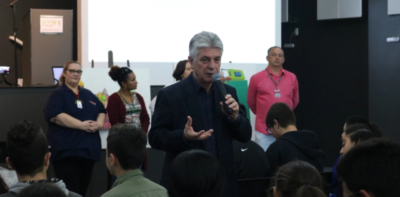 Hist&oacute;rias de supera&ccedil;&atilde;o motivam alunos no Projeto Escolas na Acic 