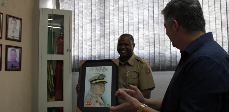 Classe empresarial homenageia tenente-coronel Fraga