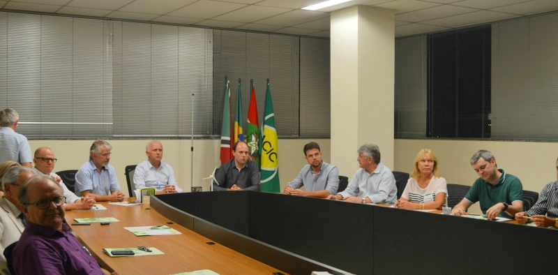 IFSC apresenta estrutura e projetos do instituto &agrave; diretoria da Acic