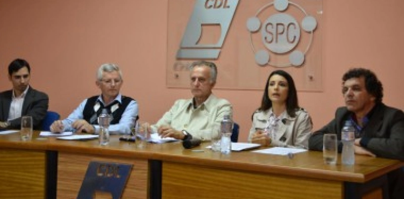 Entidades ouvem propostas de Romanna Remor - ACIC - [...]
