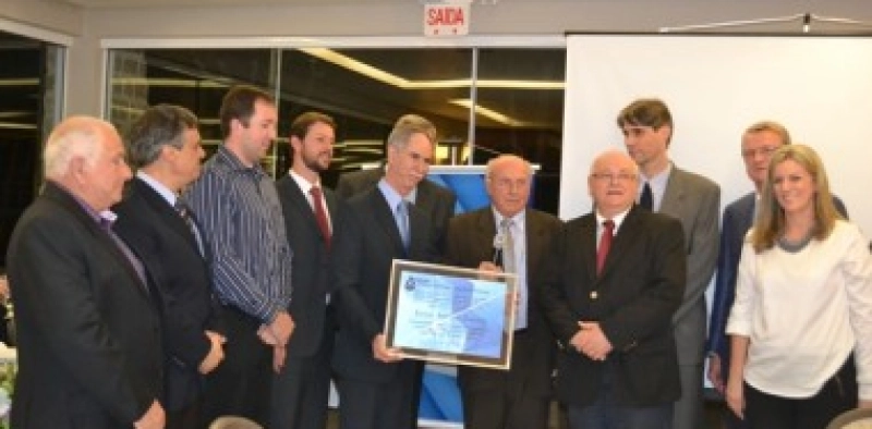 Sinplasc empossa nova diretoria