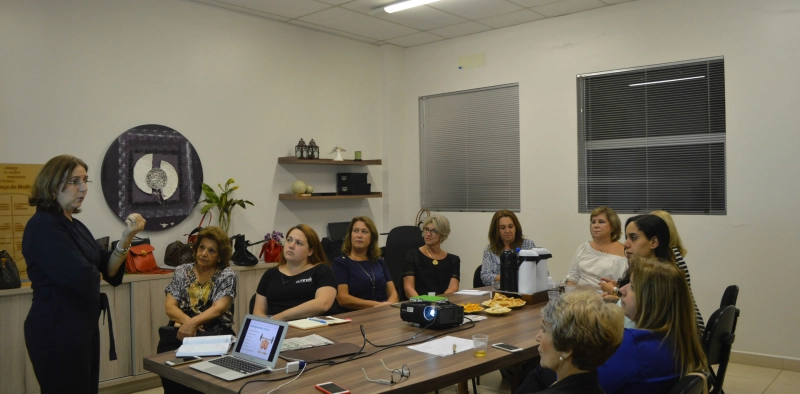 Import&acirc;ncia de manter o c&eacute;rebro saud&aacute;vel pauta reuni&atilde;o da C&acirc;mara da Mulher Empres&aacute;ria