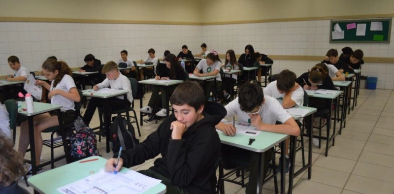 Mais de 17,5 mil alunos realizam a prova do Pr&ecirc;mio de Matem&aacute;tica nesta quinta-feira