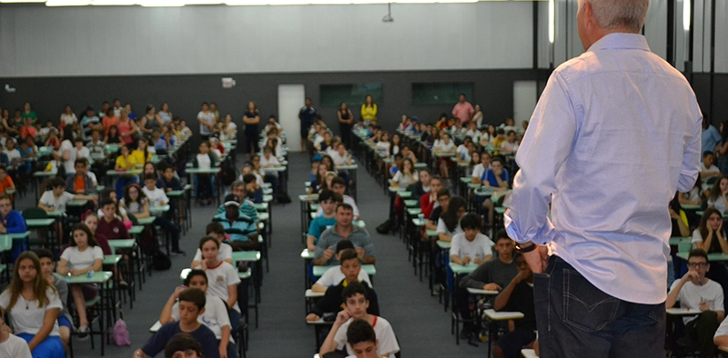 Mais de 350 alunos participam da segunda etapa do Pr&ecirc;mio ACIC de Matem&aacute;tica