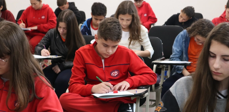 Estudantes saem confiantes da segunda etapa do Pr&ecirc;mio Acic de Matem&aacute;tica