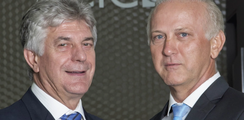 Nova edi&ccedil;&atilde;o da Revista Lideran&ccedil;a Empresarial &eacute; lan&ccedil;ada durante posse da diretoria da Acic