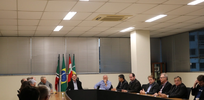 Novas &aacute;reas industriais para Crici&uacute;ma s&atilde;o apresentadas &agrave; diretoria da Acic