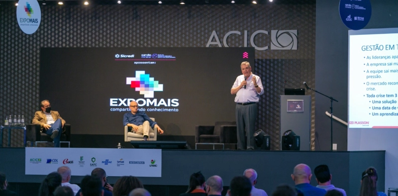Pain&eacute;is da Expomais evidenciam empresas da regi&atilde;o