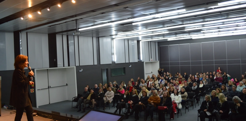 Bom humor, eleg&acirc;ncia e empatia s&atilde;o ingredientes para uma vida mais leve