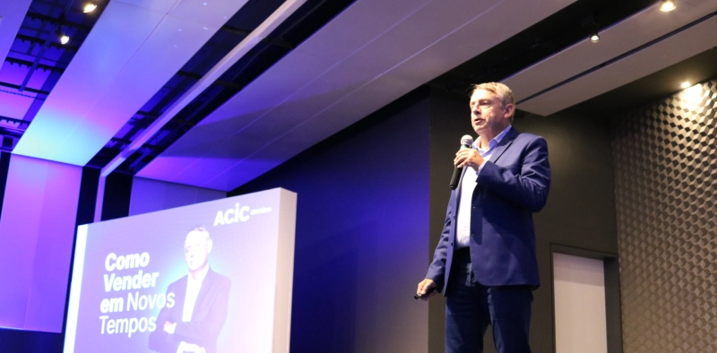 Eduardo Tevah lota audit&oacute;rio da Acic com palestra sobre vendas 