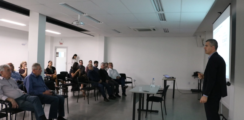 Panorama econ&ocirc;mico de SC e da regi&atilde;o pautam reuni&atilde;o entre empres&aacute;rios