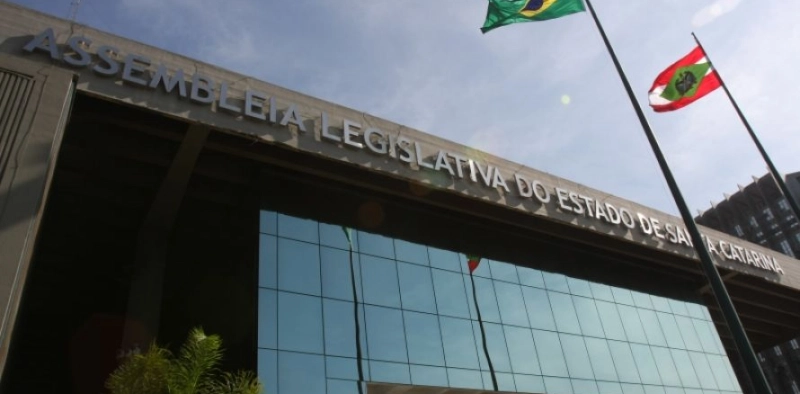 Posicionamento da Facisc contra os PLs que aumentam gastos p&uacute;blicos em SC
