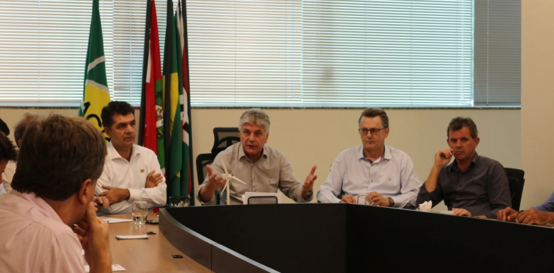 Prefeitos e empres&aacute;rios buscam estrat&eacute;gias para atrair investidores &agrave; regi&atilde;o