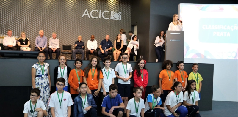 Reconhecimento e emo&ccedil;&atilde;o marcam entrega do Pr&ecirc;mio Acic de Matem&aacute;tica