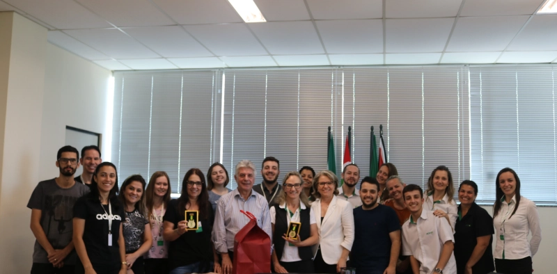  Presidente da Acic re&uacute;ne e homenageia colaboradores 